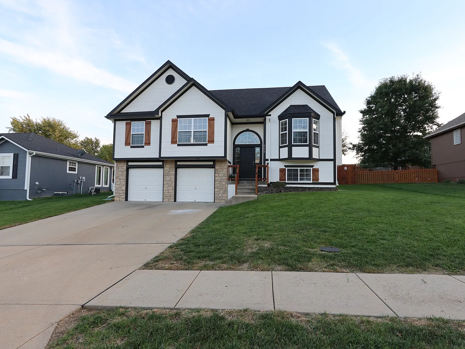 4 bed, 1738 sqft, $2,395 — Photo 1