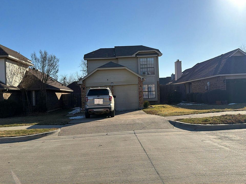 1st image of 909 Boxwood Dr