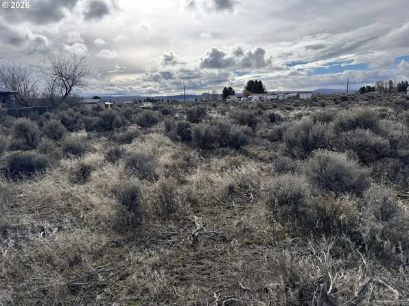 Cypress St #1200, Christmas Valley, OR 97641