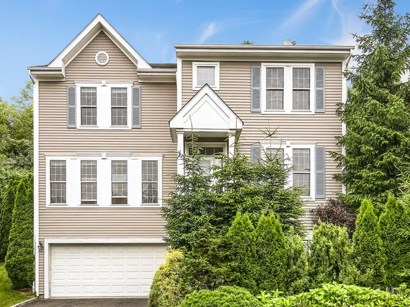 56 Belle Fair Rd, Pt Chester, NY 10573