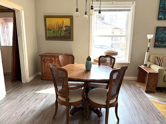 3rd image of 52 Iona Ave