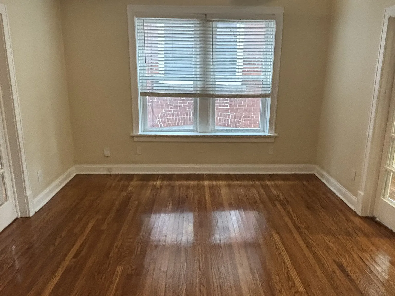 2 bed, 1100 sqft, $1,900 — Photo 2