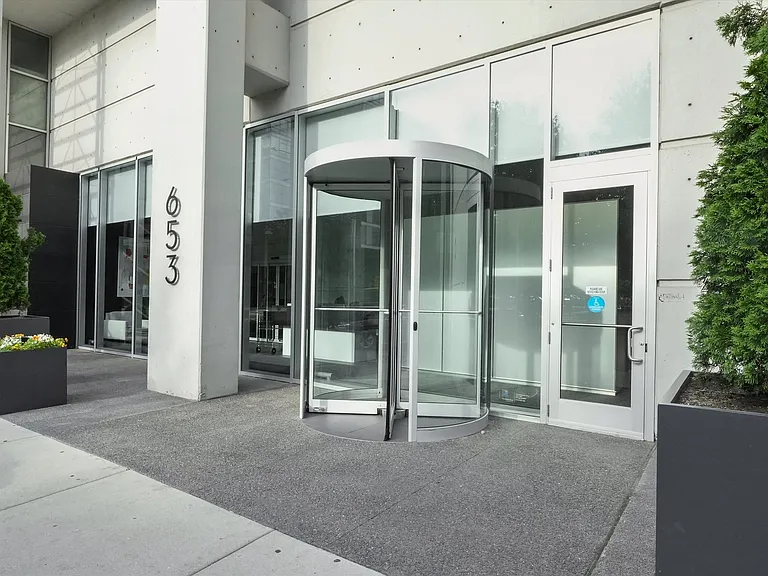 653 N Kingsbury St #1207 — Photo 34