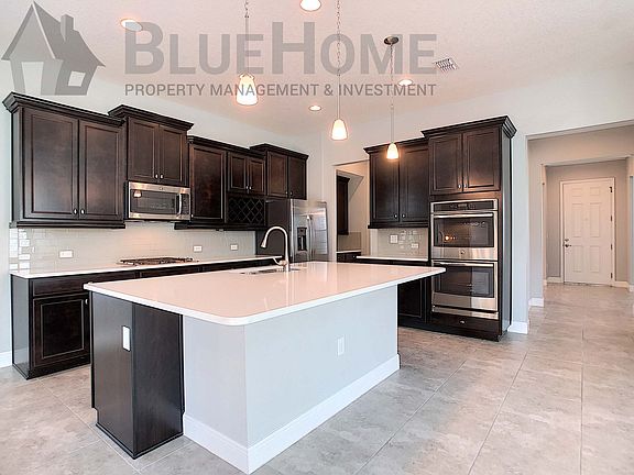 3rd image of 7118 Desert Mandarin St