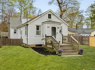 14 7th St, Wading River, NY 11792