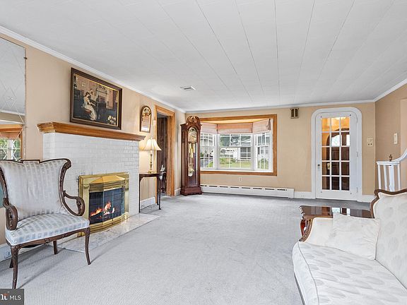 4th image of 629 Foss Ave