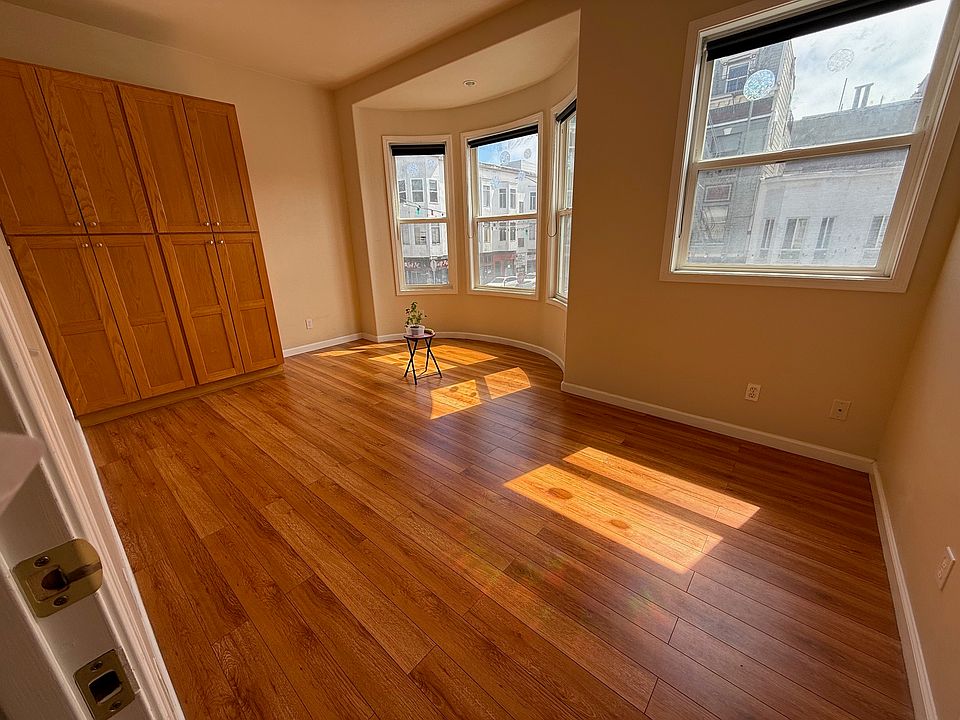 1st image of 6 Bannam Pl