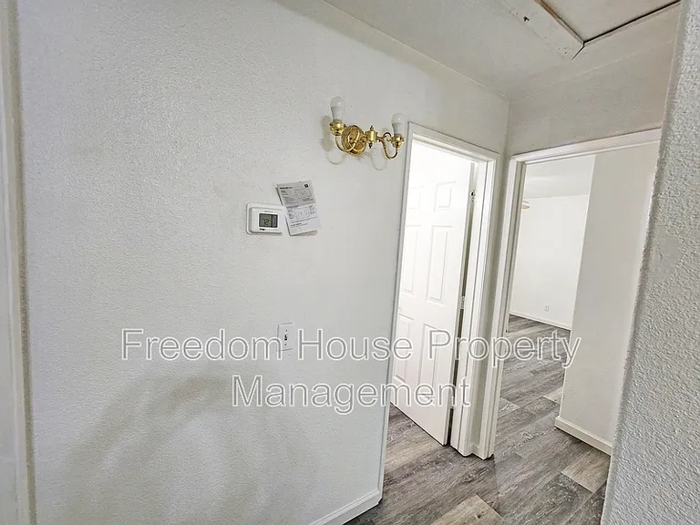 2321 E Calvada Blvd #6 — Photo 7