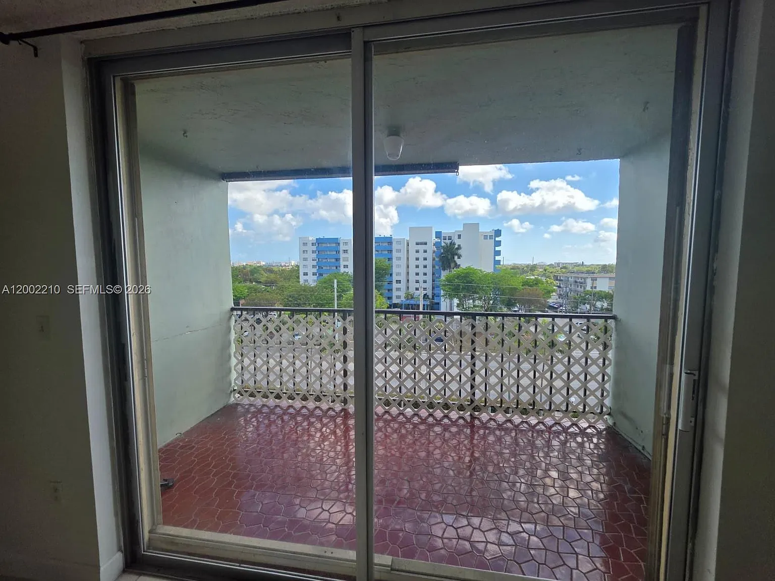 Half Moon Towers Condo — Photo 3