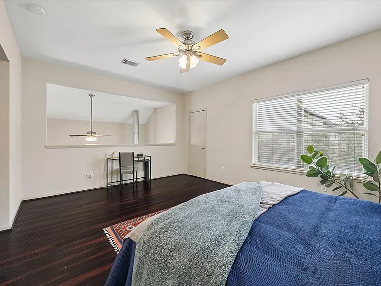 5218 Petty St #F — Photo 16
