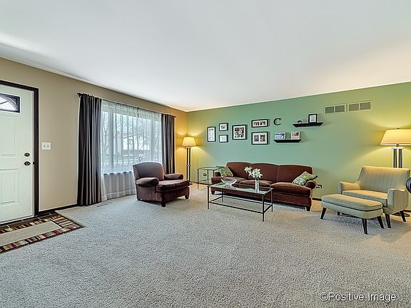 4th image of 1081 Foxworth Blvd