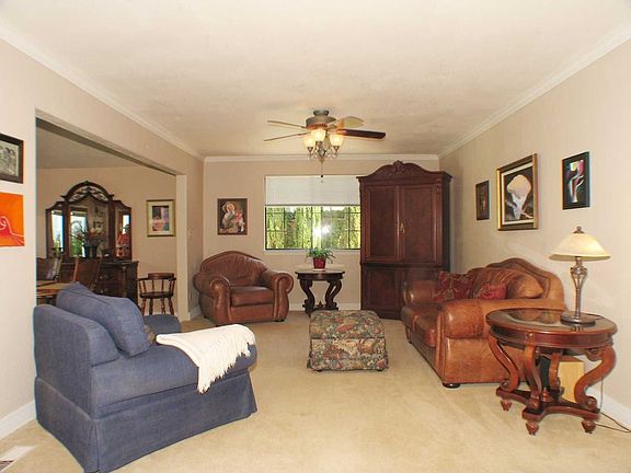 4th image of 4513 Oak Glen Way