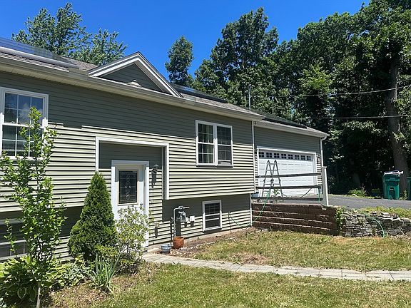 2nd image of 172 Pratt St