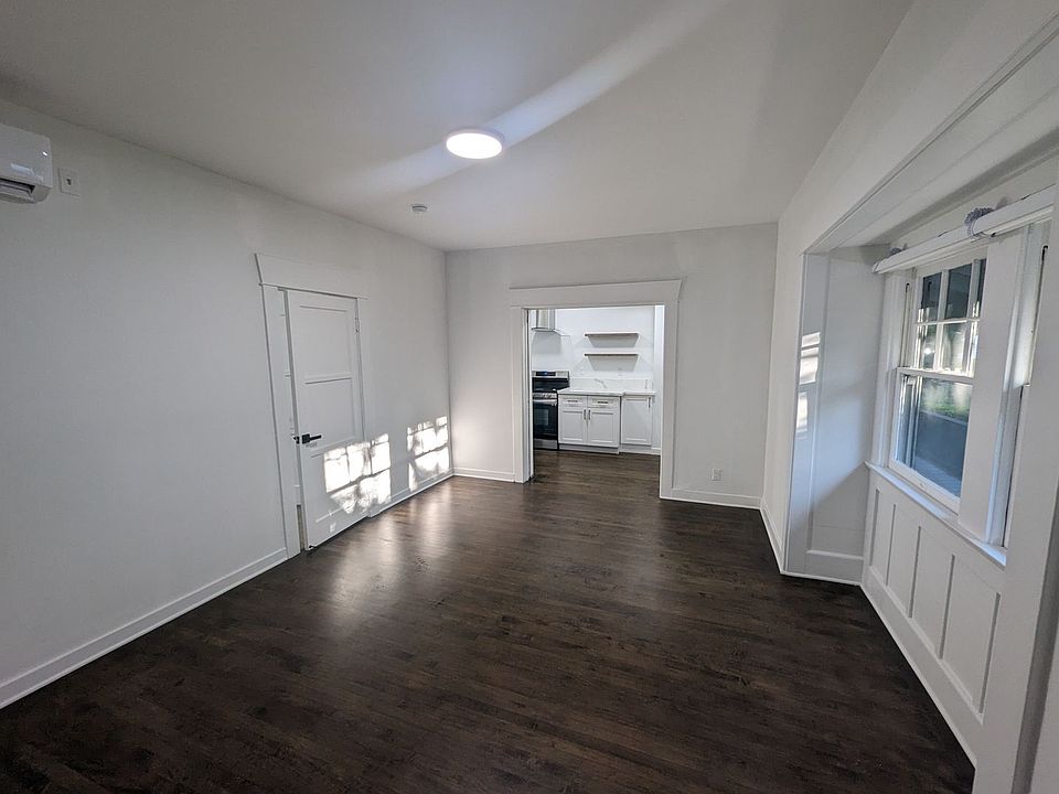 1st image of 552 S Oakland Ave APT 6