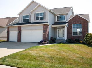 2395 Grey Wolf, Hiawatha, IA 52233