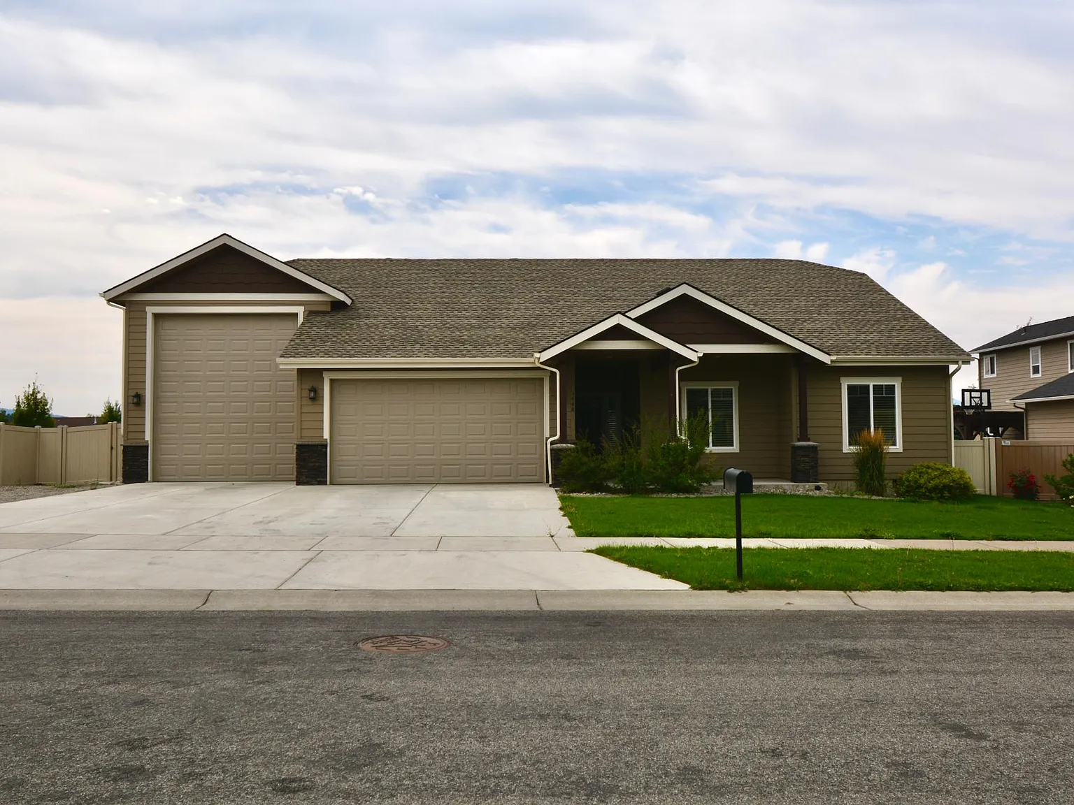 3 bed, 1631 sqft, $2,895 — Photo 2