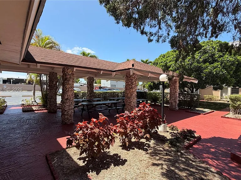 3901 SW 109th Ave #4 — Photo 3