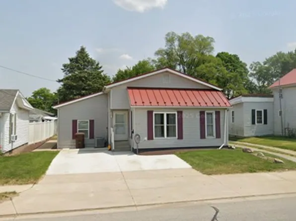 809 N Cavin St, Ligonier, IN 46767