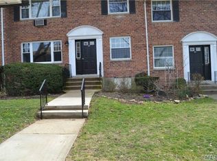 27U Madison Park Gdns, Port Washington, NY 11050