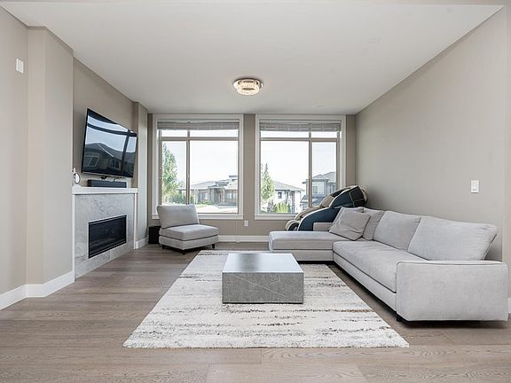 5th image of 1444 Shay St
