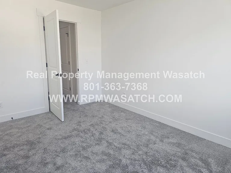 738 N 160 E — Photo 38
