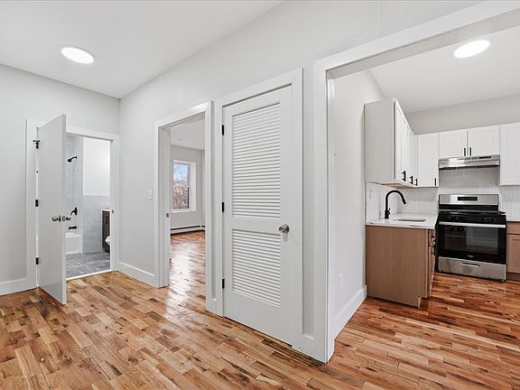 3rd image of 112-114 N Walnut St #2D