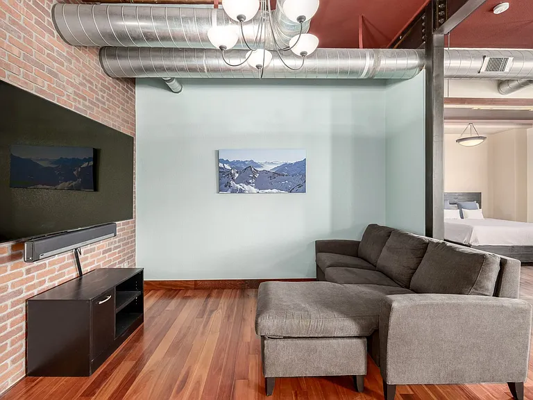 210 W Magnolia St #360 — Photo 4