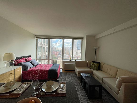 4th image of 1510 Lexington Ave APT 11M