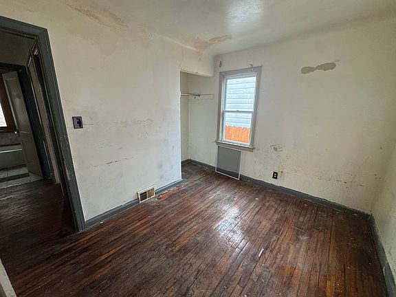 5th image of 19415 Lumpkin St