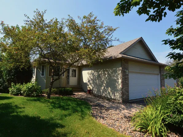 7119 48th St N, Oakdale, MN 55128