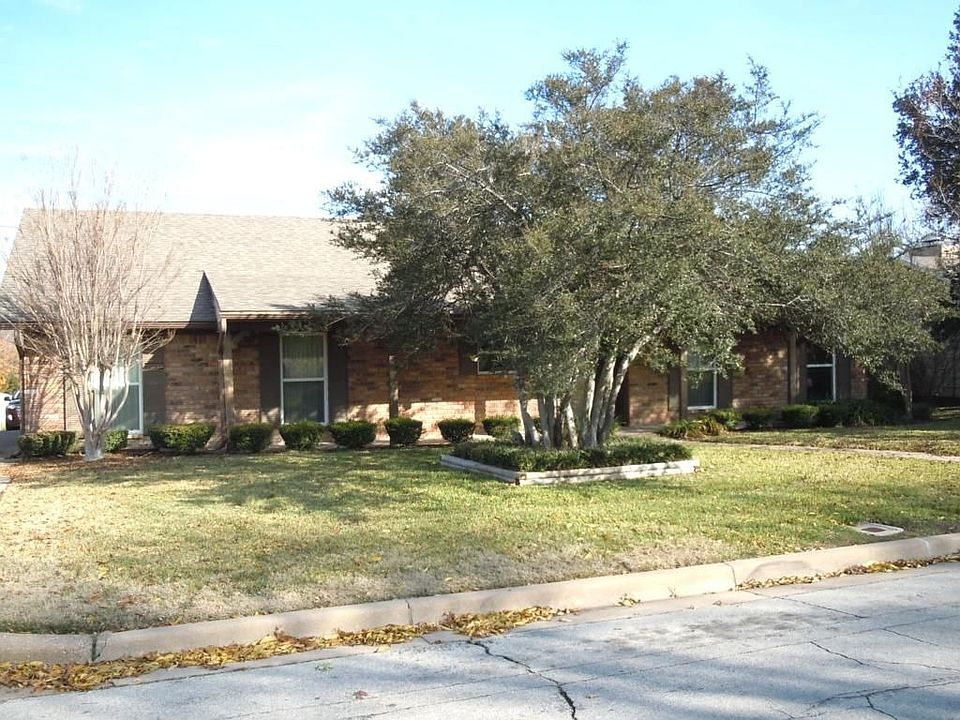 2nd image of 1025 Montclair Dr