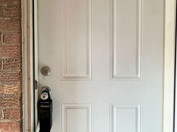 3rd image of 4623 S Broadway #5