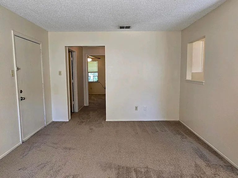 S Green St Units — Photo 4
