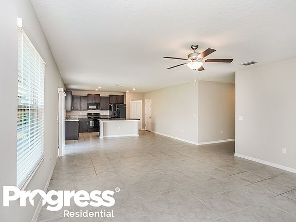 5th image of 1596 Blue Rose Dr