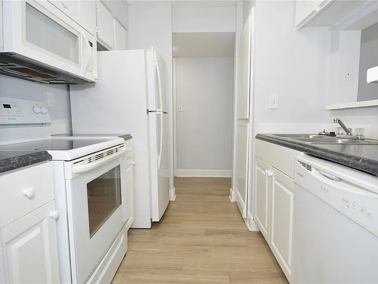 8758 Mallard Reserve Dr #101 — Photo 7
