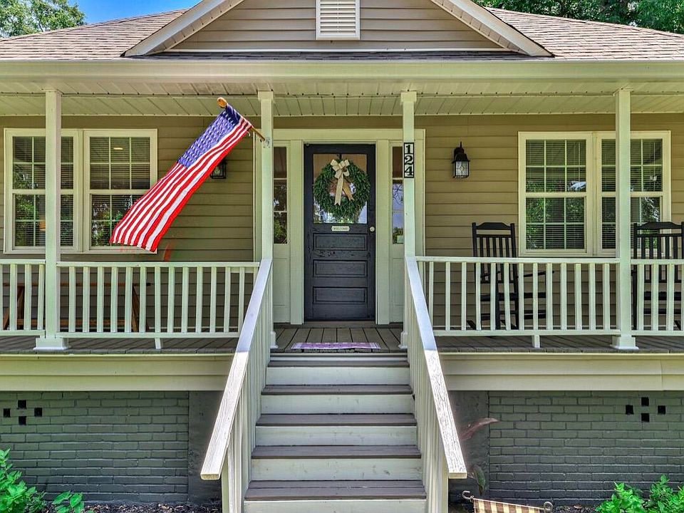 1st image of 124 Senn St