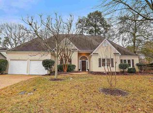 13 Honeysuckle Hl, Pearl, MS 39208