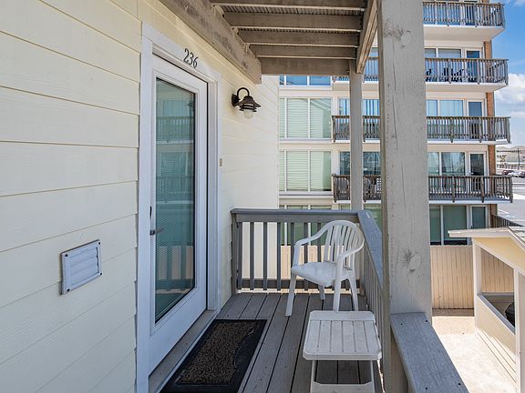 3rd image of 14802 Windward Dr Unit 236
