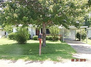 810 Walnut St, Aberdeen, MS 39730