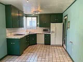 4th image of 1175 18th Ave