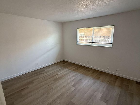5th image of 1420 W Coronado Ave