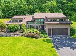 3852 Pembrooke Ln, Vestal, NY 13850
