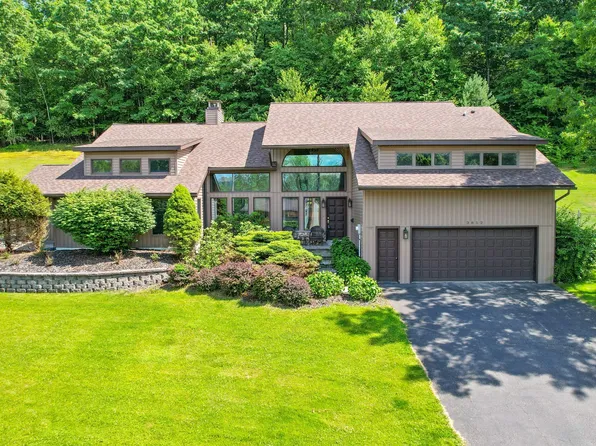 3852 Pembrooke Ln, Vestal, NY 13850