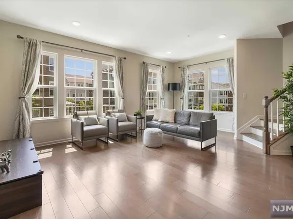 104 Truman Dr, Wood Ridge, NJ 07075