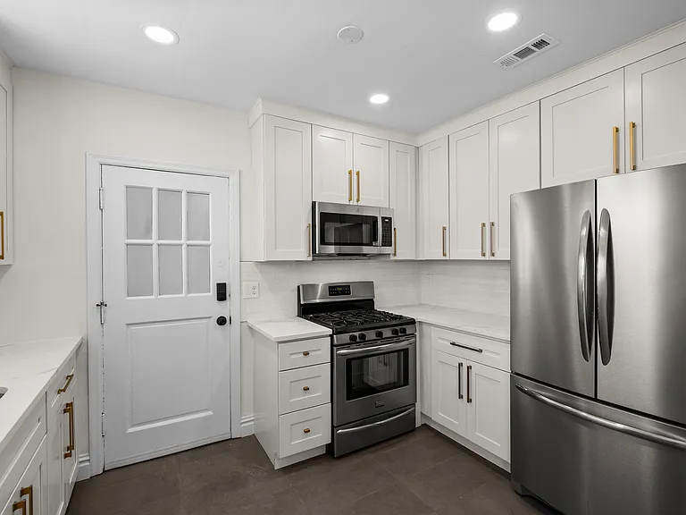 Example of Kitchen finishes!