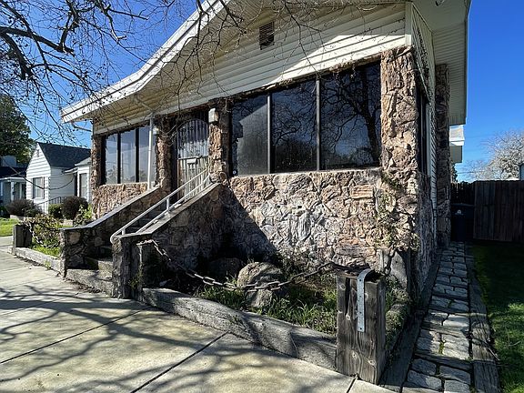 3rd image of 1316 H St