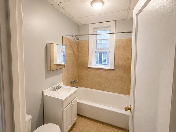 5th image of 328 Summit Ave #1C