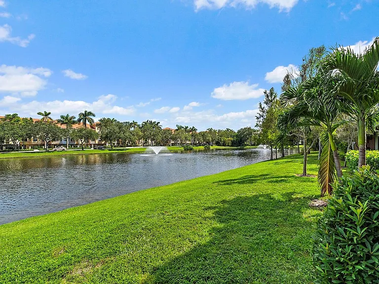2916 Tuscany Ct #201 — Photo 39
