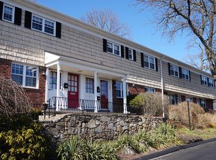 245 Unquowa Rd APT 123, Fairfield, CT 06824