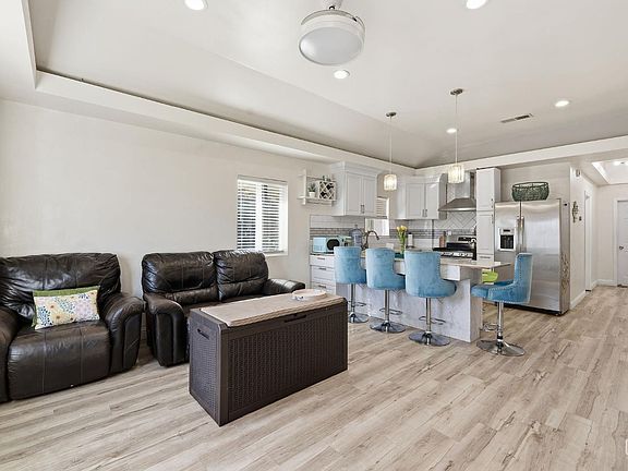 5th image of 25473 Barbara St